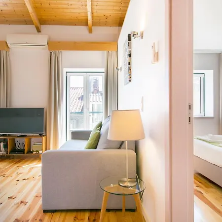 Lisbons Foodie District, Walk To Time Out Market Appartement Lissabon