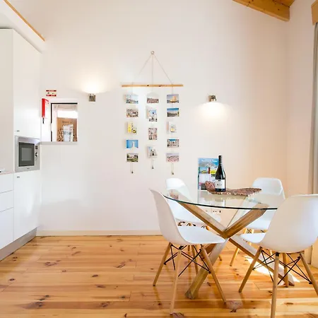 Lisbons Foodie District, Walk To Time Out Market Appartement